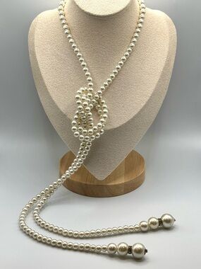 Old Money Retro Hollywood Glamour White Glass Pearl Lariat Necklace